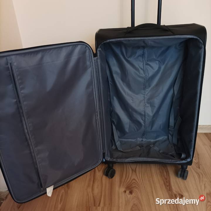 Duża walizka podróżna na kółkach Stronie Śląskie