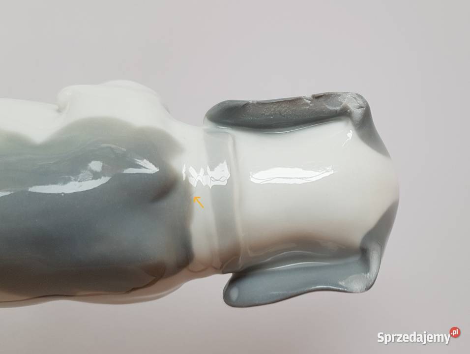Stara porcelanowa figurka pies Metzler Ortloff Dąbrowa Górnicza