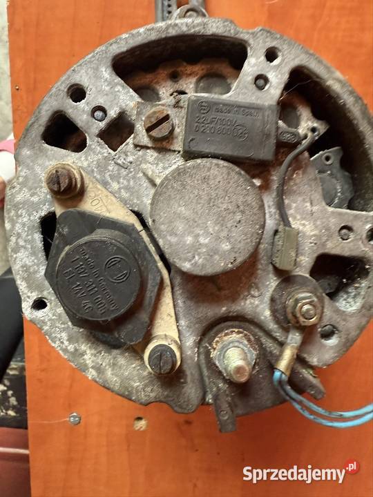 Alternator BMW e24 e23e28 e30 bosch 0120469560 osobowe Elementy napędu śląskie Mszana