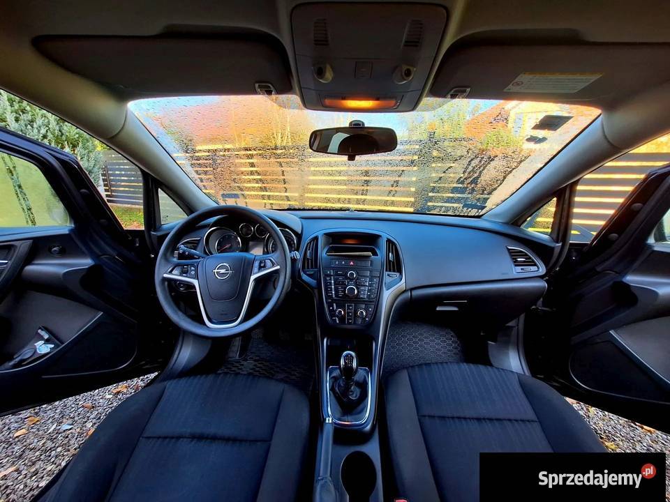 Opel Astra J 16d 110 2015r Bezwypadkowy Nowy Korczyn sprzedam