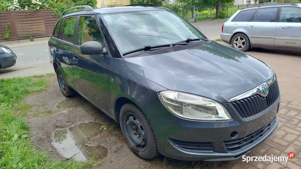 Skoda Fabia kombi 2011 12 benzyna bez korozji z 4/5 Warszawa