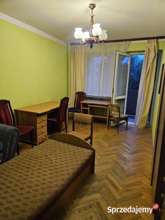 Bezpośrednio 4 pokoje i kuchnia 676 m Nowe Rok budowy 1977 Rzeszów