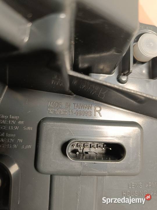 Lampa tylna prawa zewnętrzna BMW F30 F31 F80