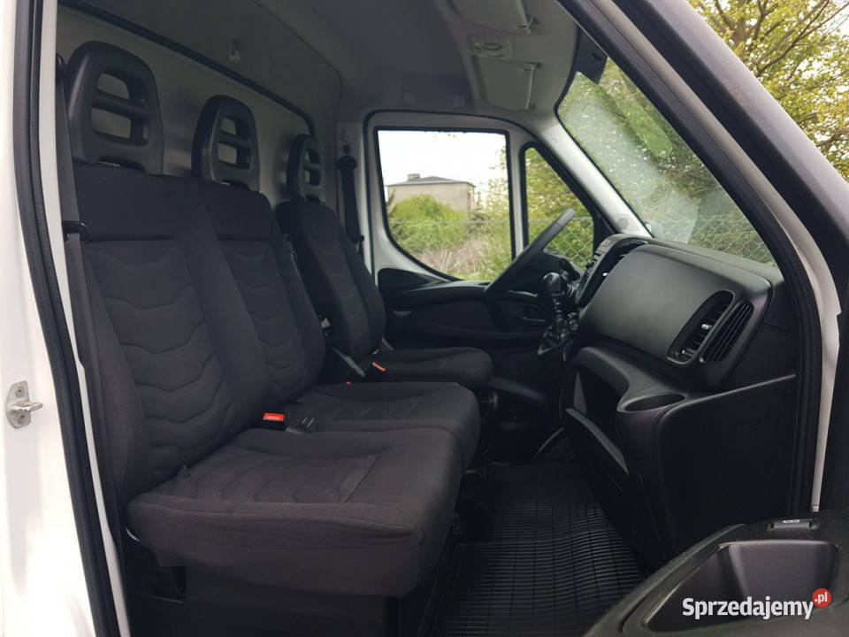 Iveco Daily 35S15 WINDA 8EP KONTENER 422x211x214 Rok produkcji 2016 Iveco Poręba sprzedam