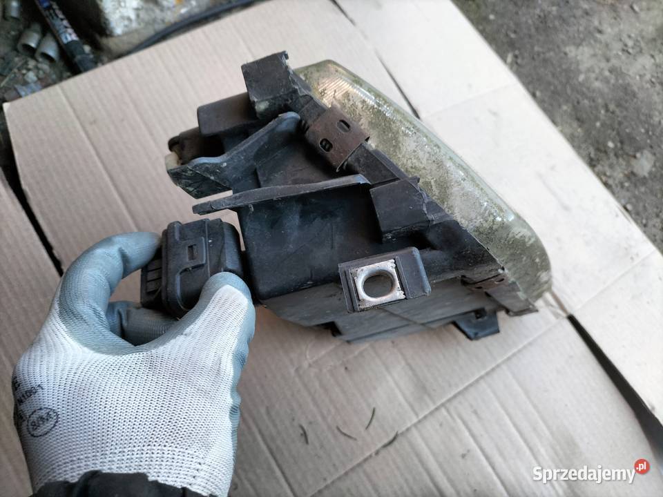 AUDI A38L A3 8L LAMPA PRZÓD PRZEDNIA PRAWA HELLA