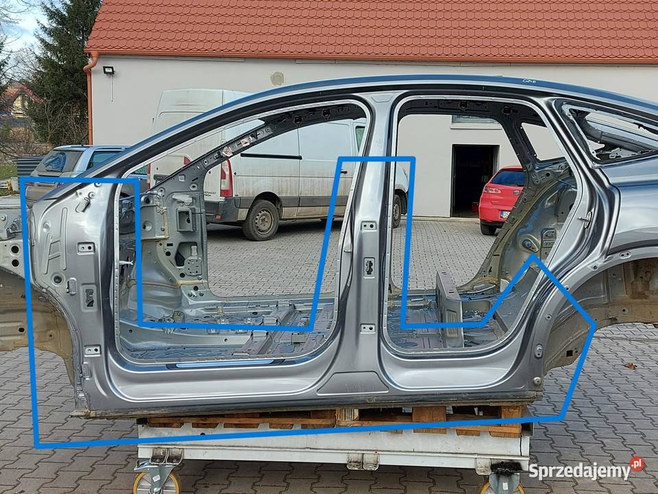 Audi Q4 ETRON 89A 89E SŁUPEK LEWY BOK PRÓG szary osobowe Progi sprzedam