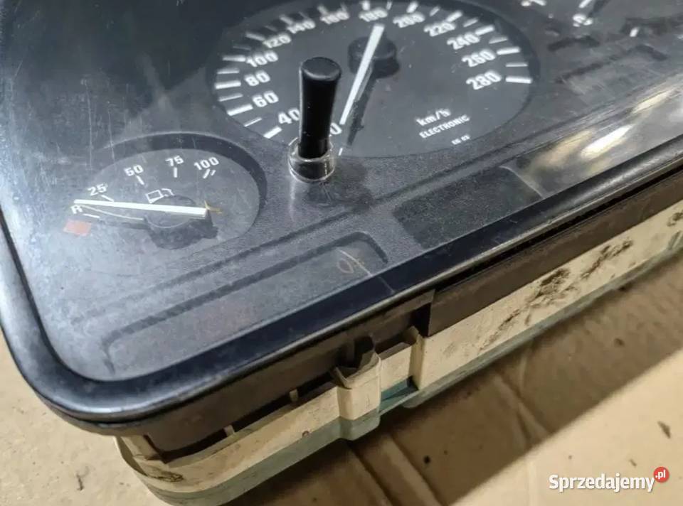 Zegary licznik prędkościomierz BMW e32 Żory