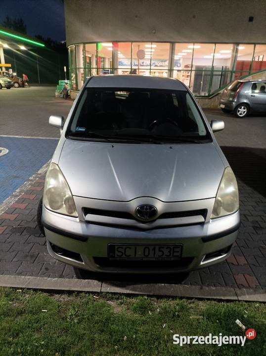 Corolla Verso 20 D4D 2005r srebrny Corolla Verso Skoczów