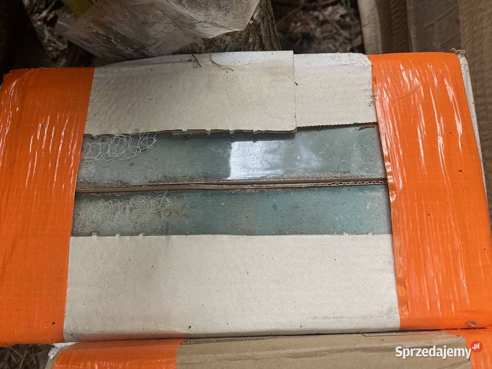 glazura zielona tonalna cegiełka hiszpańska mazowieckie Szczaki