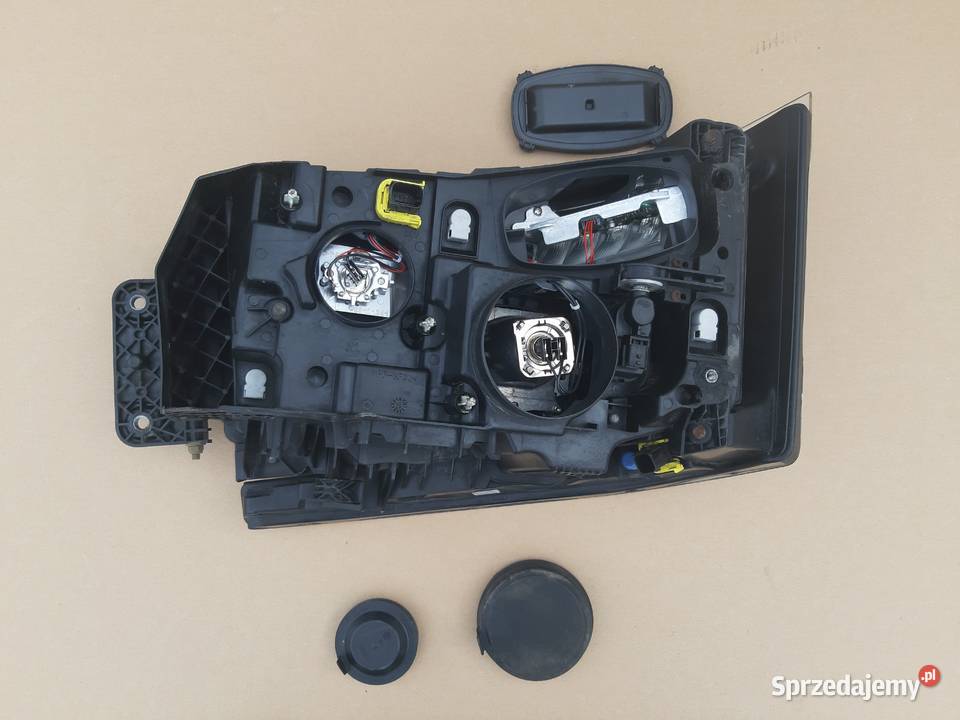 RENAULT GAMA T RANGE LAMPA REFLEKTOR PRAWY Bieleń sprzedam