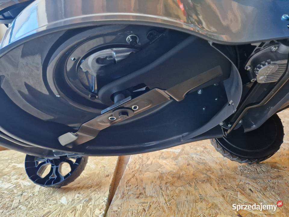 KOSIARKA SPALINOWA 8 SAMOBIEŻNA KD5084 Głogowa