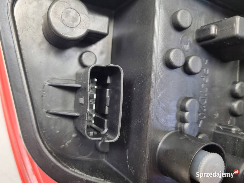 Renault Clio III HB 0512r TYLNA LAMPA LEWA lewy osobowe