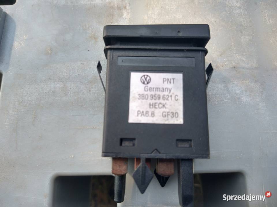 Włącznik Ogrzewania Szyny Tył Vw Passat B5B5FL