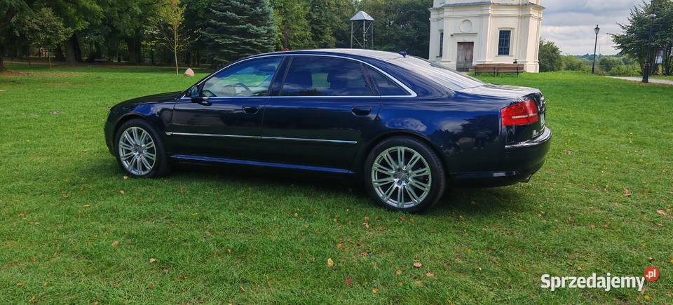 Audi A8 D3 42 350 187000 monitory lodówka stolik Cyców