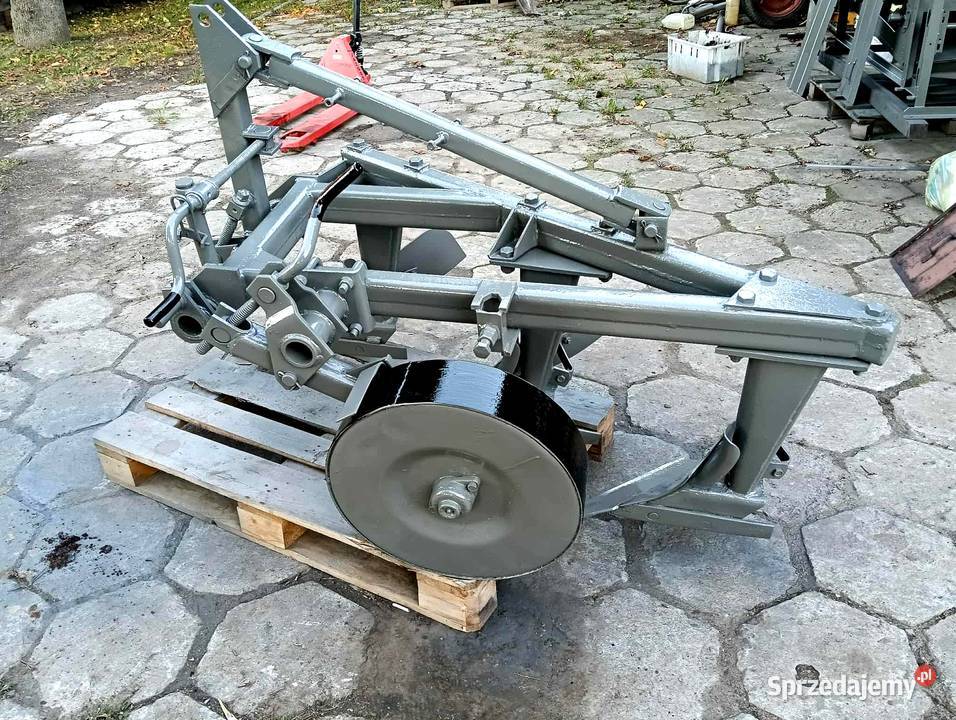 Pług 3skibowy Unia Grudziądz stan drobna skiba nieuszkodzony Pługi Sonina