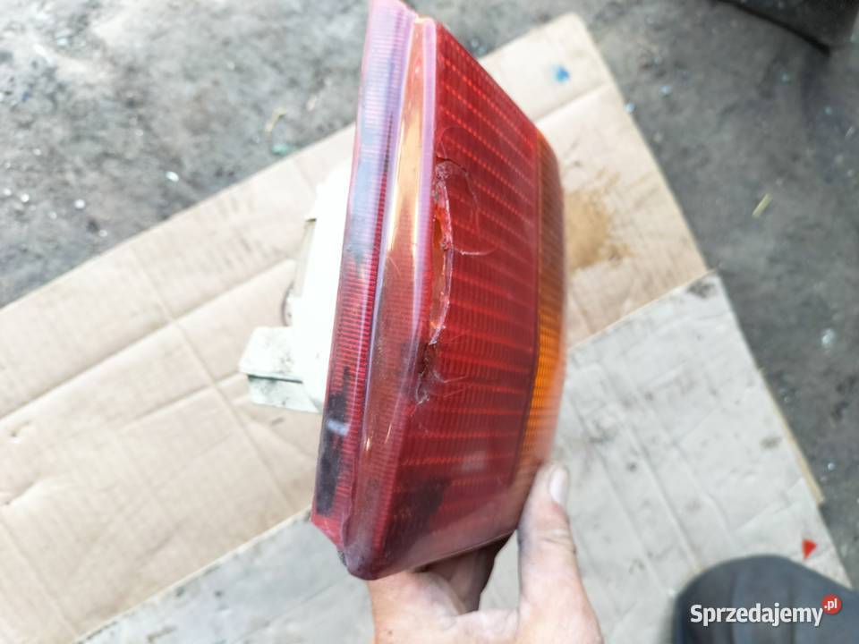 AUDI 80 B3 80B3 LAMPA TYŁ TYLNA PRAWA BŁOTNIK Kamień-Kolonia