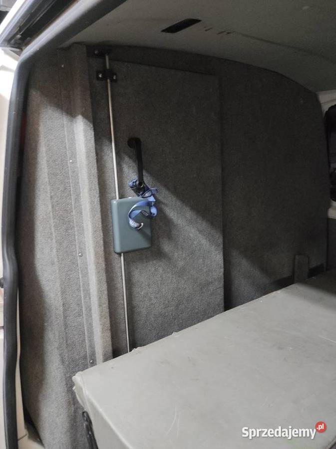 VW T5 przegroda do bankowóz AMZ Części samochodowe