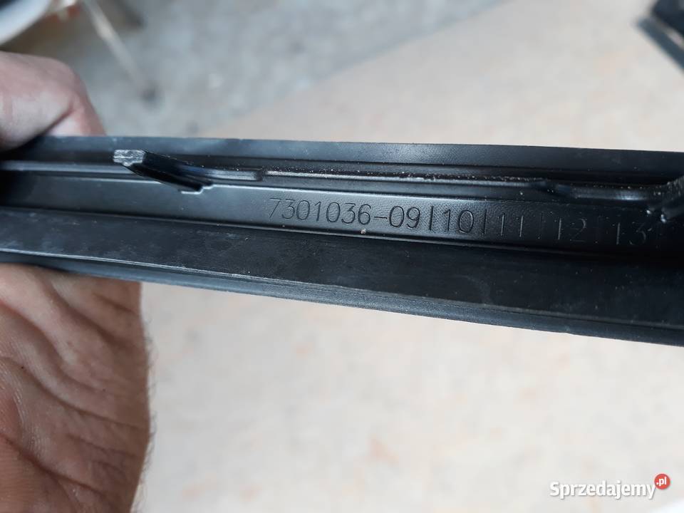 BMW 2 F45 LISTWA SZYBY PRAWA PRZÓD PRAWYCH