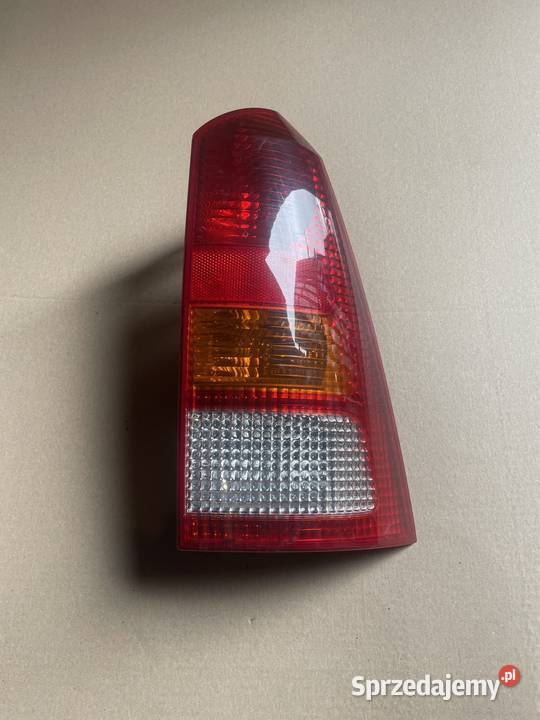 Lampa tył tylna prawa Ford focus mk3 lift kombi Oświetlenie Szczecin
