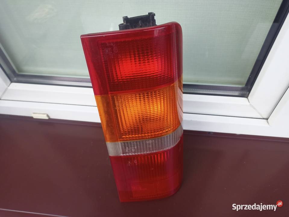 Ford Courier MK4 IV lampa tył tylna prawa wkład Sieradz