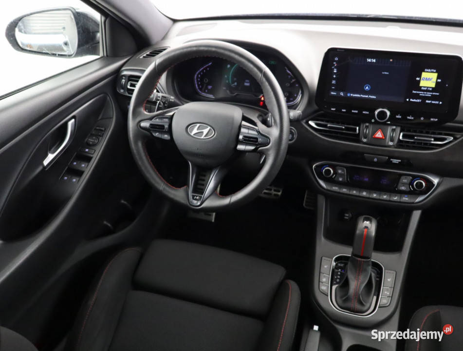 Hyundai i30 15 TGDI MHEV radio
