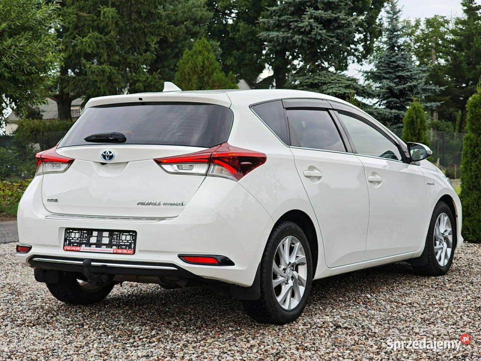 Toyota Auris II 2012 Rok produkcji 2016 wielkopolskie Sadlno