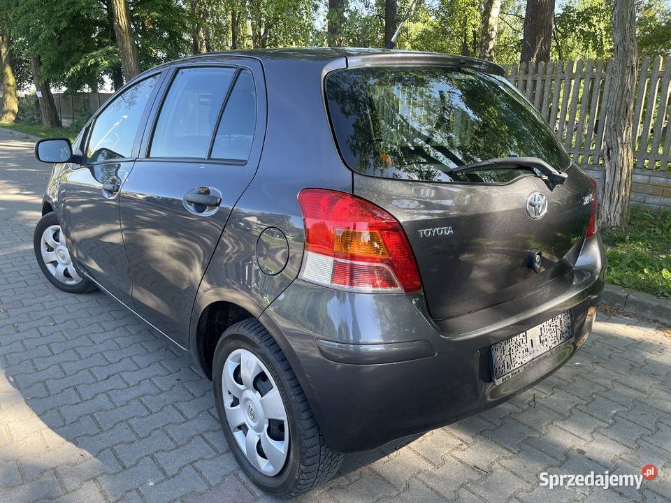 TOYOTA YARIS 2009 13 BENZYNA nieuszkodzony Ostrowiec Świętokrzyski
