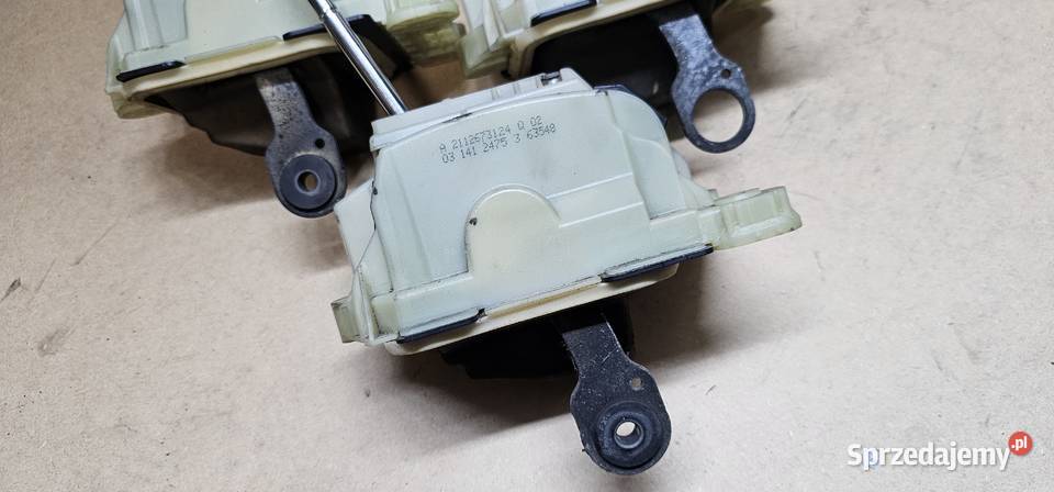 Wybierak mercedes w211 2112673124 Rok produkcji 2002