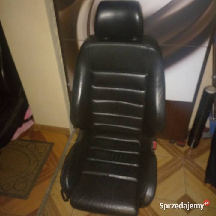 Komplet foteli skórzanych kubełkowychtył kanapy Czajków