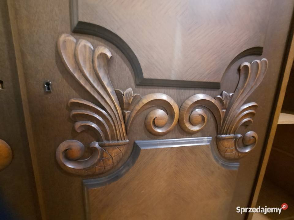 Komoda na lwich nodach wysoka 120 Morzyczyn