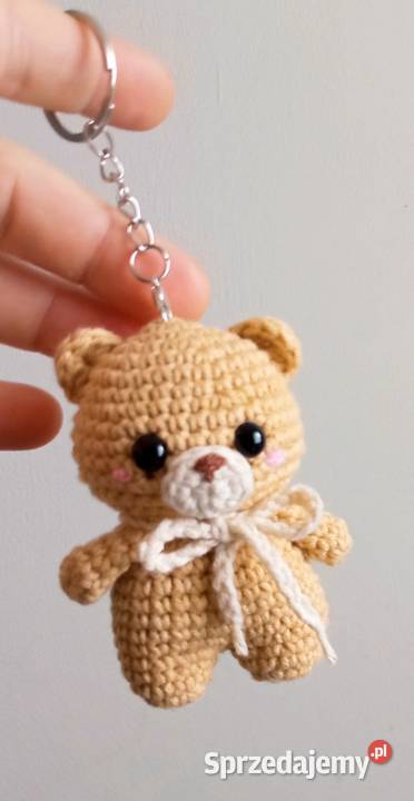Miś wykonany na szydełku brelok zawieszka Łask