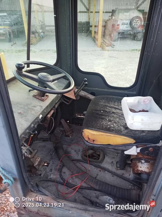 Ladowarka mini mala waga 2 tony 16 diesel Paradyż