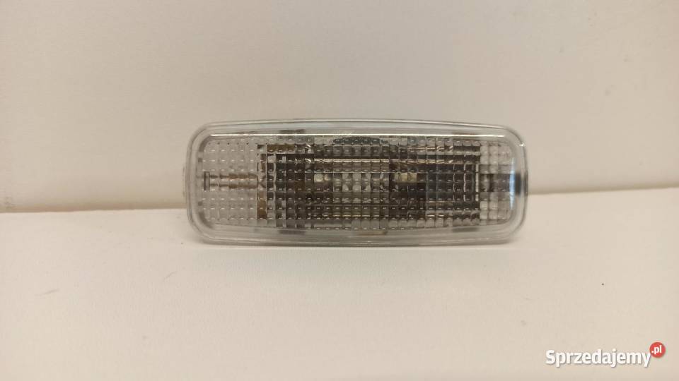 AUDI A6 C7 LAMPKA KABINY 4D0947105A 4E0947105 Oświetlenie kabiny
