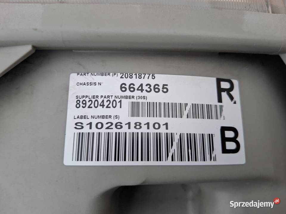 VOLVO FL FE REFLEKTOR PRAWY LAMPA PRAWA 20818775 ciężarowe Bieleń