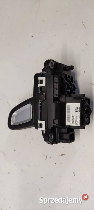 VOLVO XC40 WYBIERAK LEWAREK ZMIANY BIEGÓW