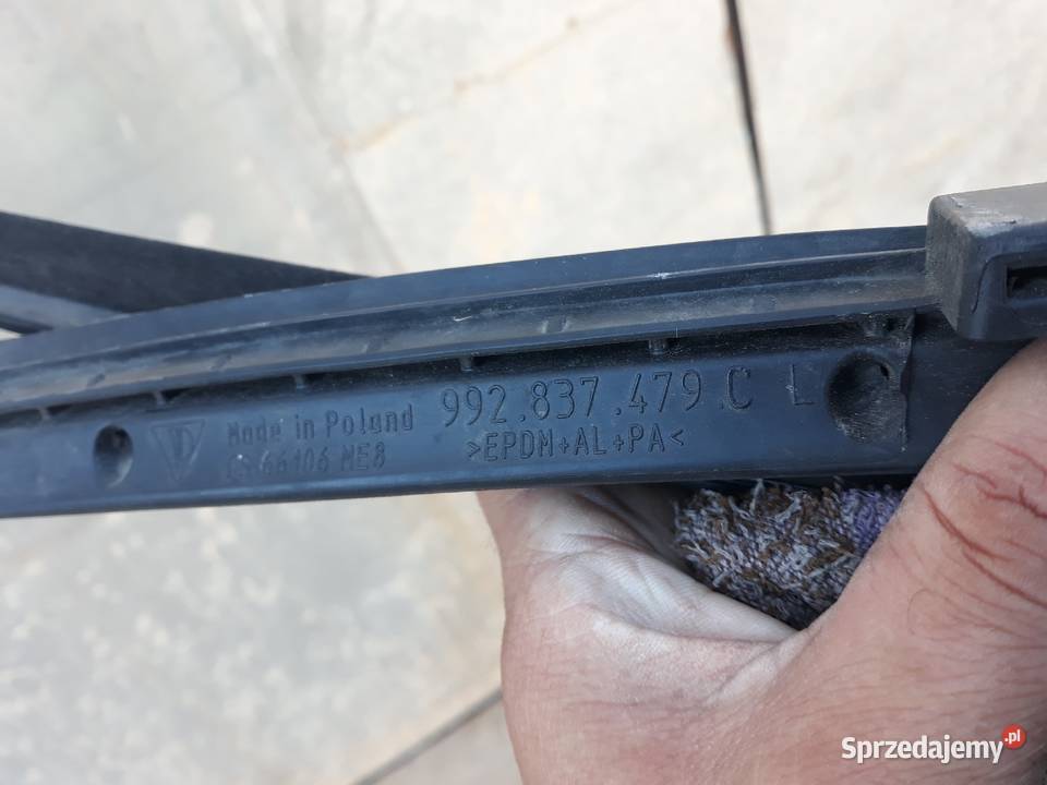PORSCHE CARRERA 911 992 USZCZELKA SZYBY LEWY TYŁ Międzychód sprzedam