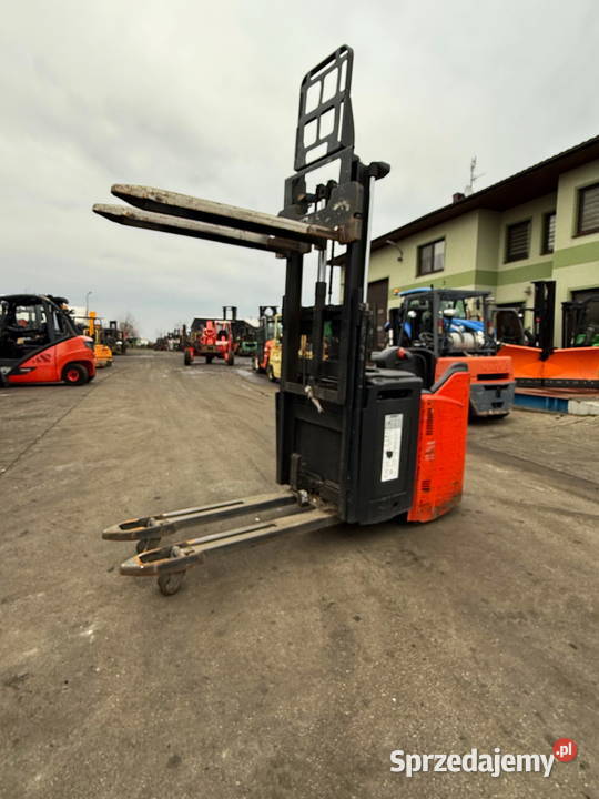 wózek paletowy maszt LINDE L12L SP 2015 bateria łódzkie Działoszyn