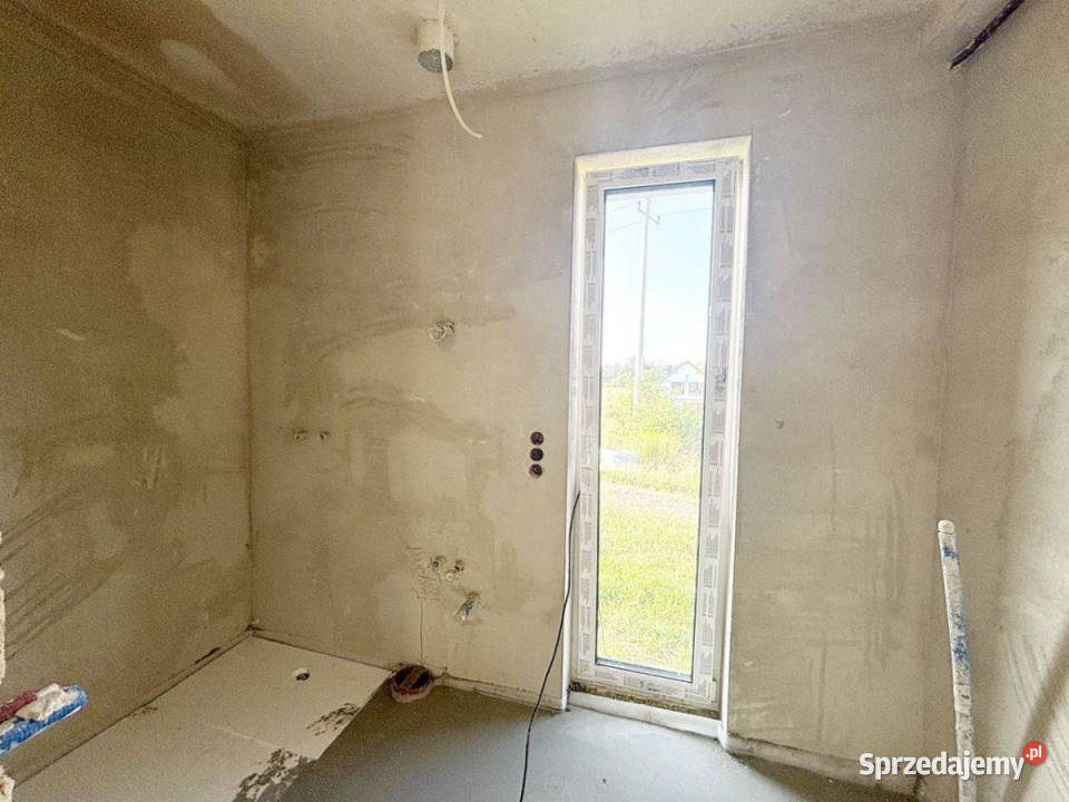 Szarów dom wolnostojący deweloperski