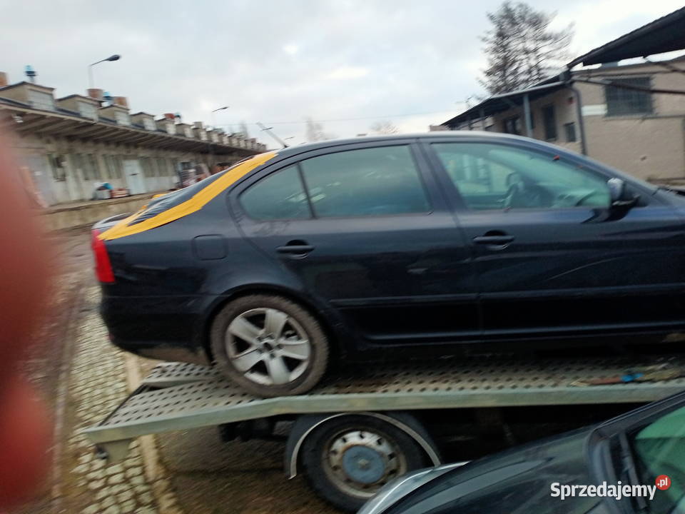 Skoda Octavia 20 TDI 140 koni 2012 części całość uszkodzony