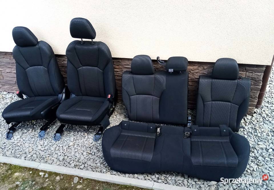 Fotele kanapa zagłówki Subaru Impreza XV 17 2017 Krosno sprzedam
