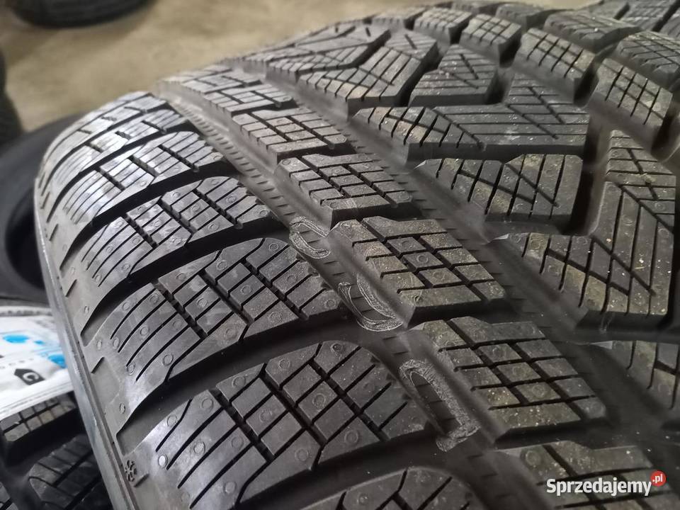 4x Opona nieużywana zimowa 29545R20 PIRELLI 489 45 Zaścianki