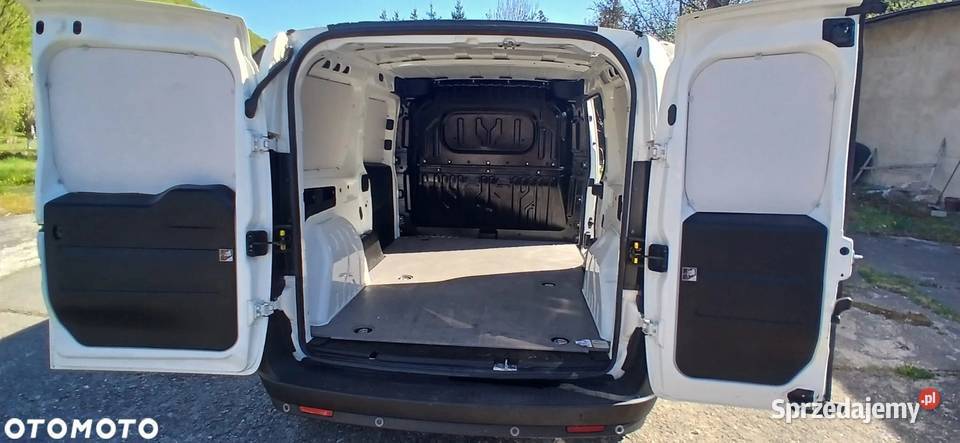 OPEL COMBO L2H1 Długi 2017 r 16 D Wojcieszów