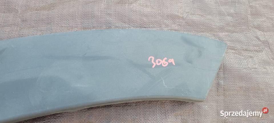 DACIA DUSTER LISTWA NA BŁOTNIK LEWA TYŁ osobowe