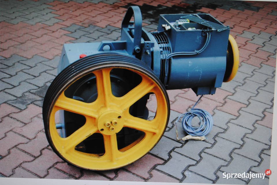 Motoreduktor kątowy 64kw 30obrmin z hamulcem Kargowa