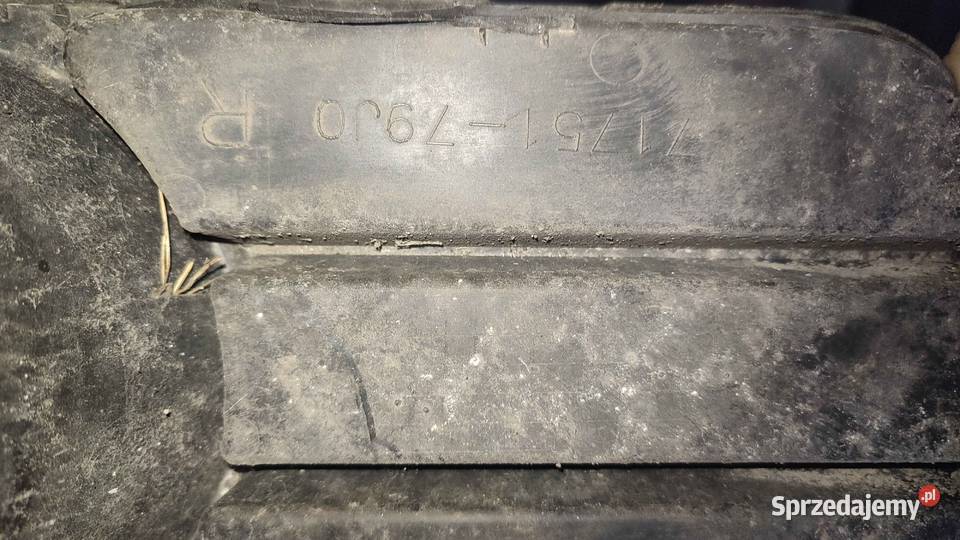 Osłona halogenu Suzuki SX4 PRAWA Złotów sprzedam