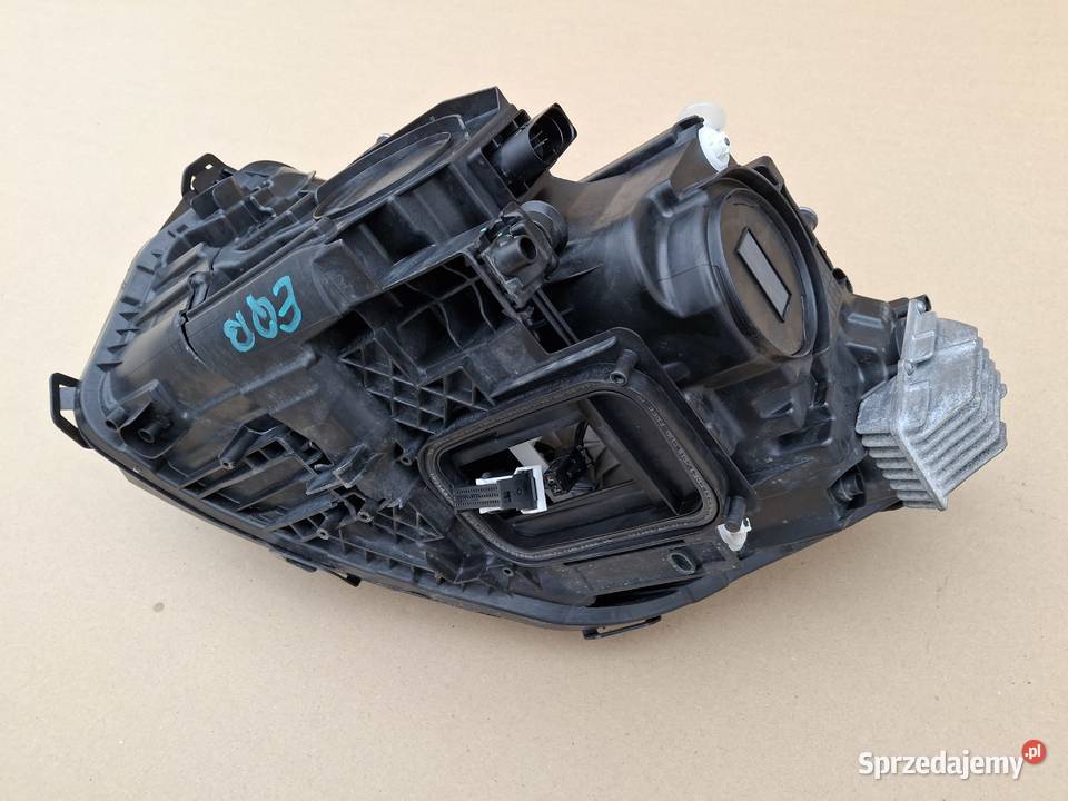 MERCEDES EQB EQA W243 REFLEKTOR PRAWY FULL LED