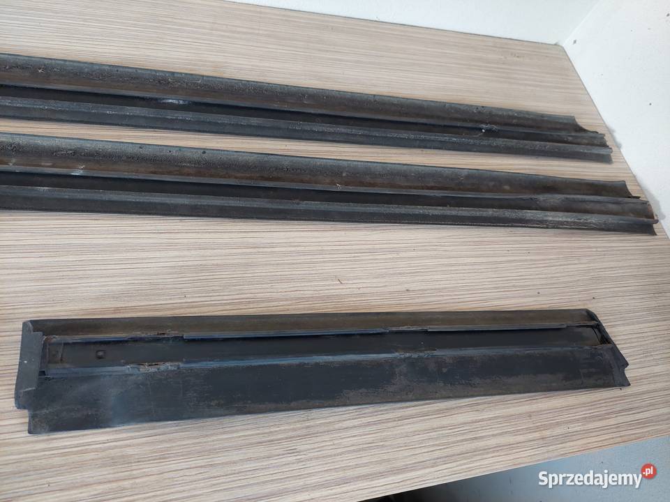 Listwy dolne kpl Audi 80 Cabrio 1997r Proszowice