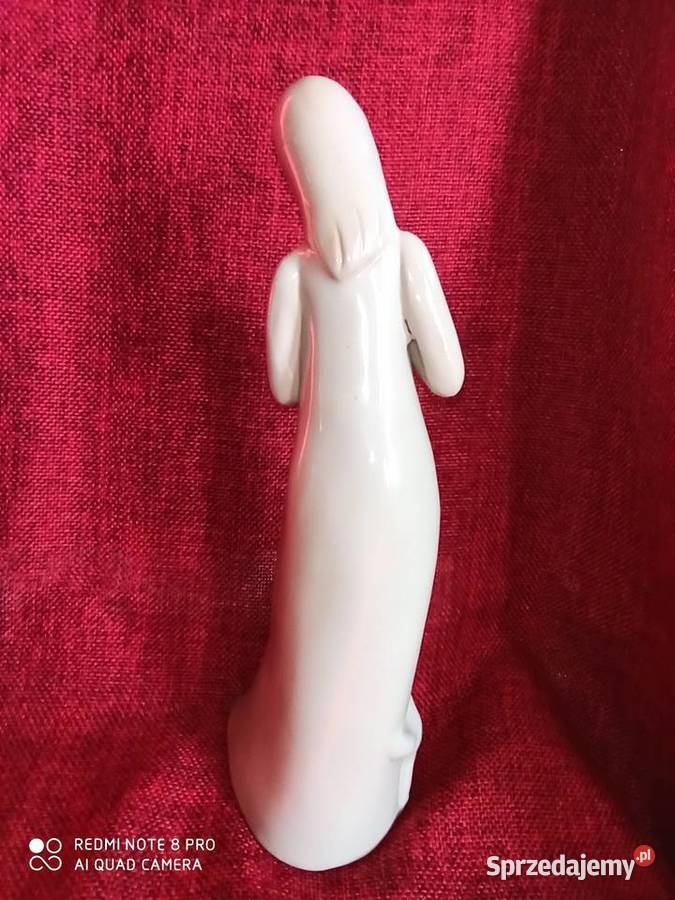 Figurka dziewczynki z pieskiem
Śliczna i Gdańsk