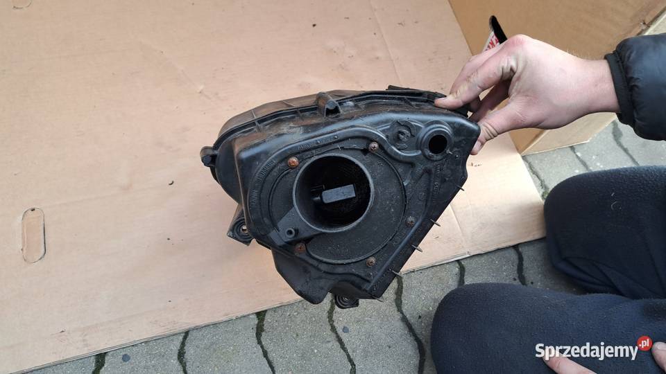 Obudowa filtra powietrza przepływomierz Audi A8 osobowe śląskie Częstochowa