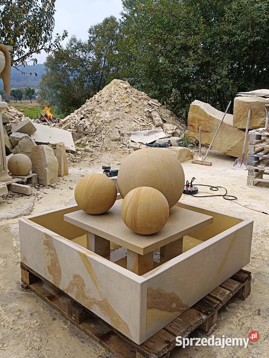 Fontanna z piaskowca kamień naturalny Kamienna Góra